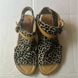 Blowfish Malibu Micro Wedge Sandals Leopard animal print size 8 open toe